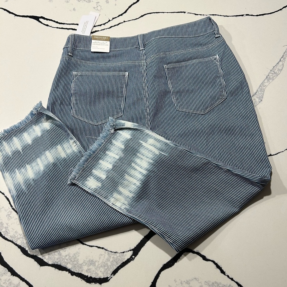 Chico’s Perfect Stretch Girlfriend Slim Capri Jeans.  Size 1